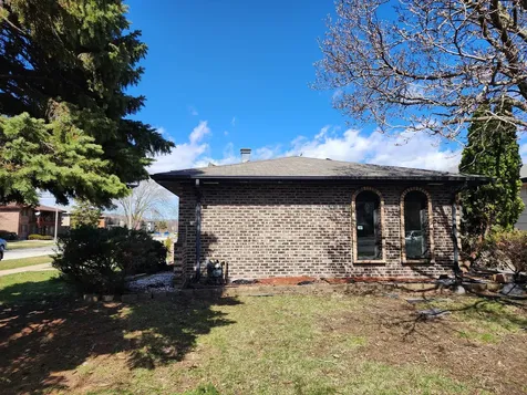 2736 178TH Street Lansing IL 60438