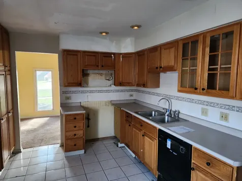 2736 178TH Street Lansing IL 60438
