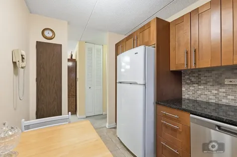 588 Fairway View Drive Wheeling IL 60090