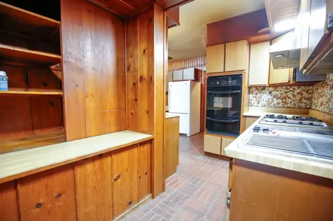 422 North Hennepin Avenue Dixon IL 61021