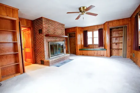 422 North Hennepin Avenue Dixon IL 61021