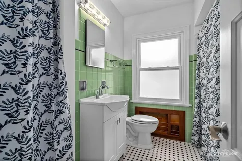 1211 James Street Geneva IL 60134