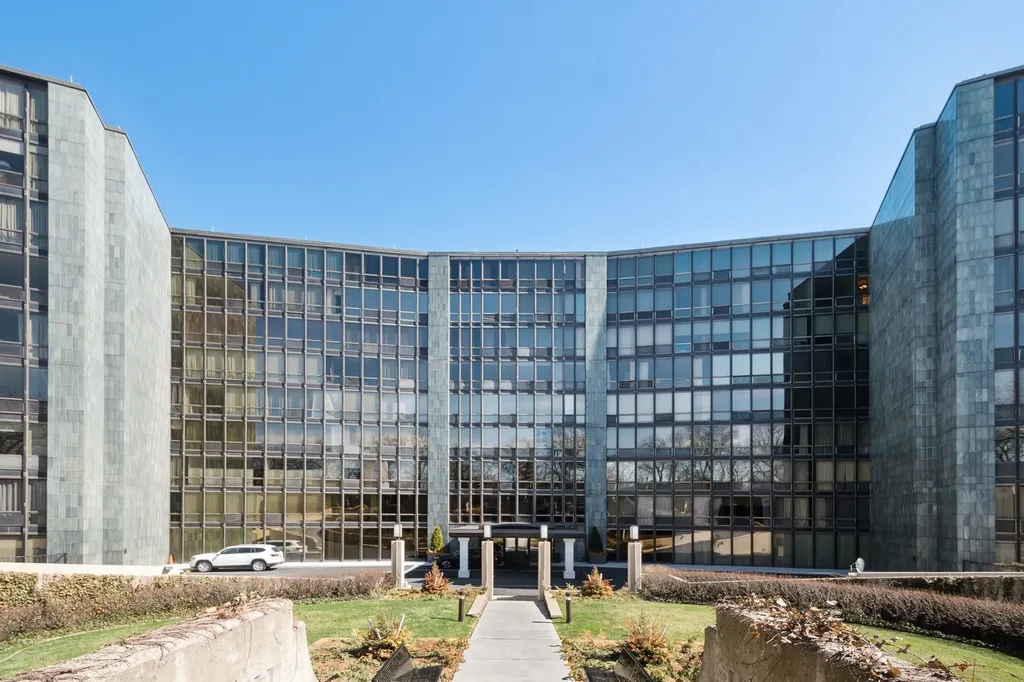1420 Sheridan Road Wilmette IL 60091