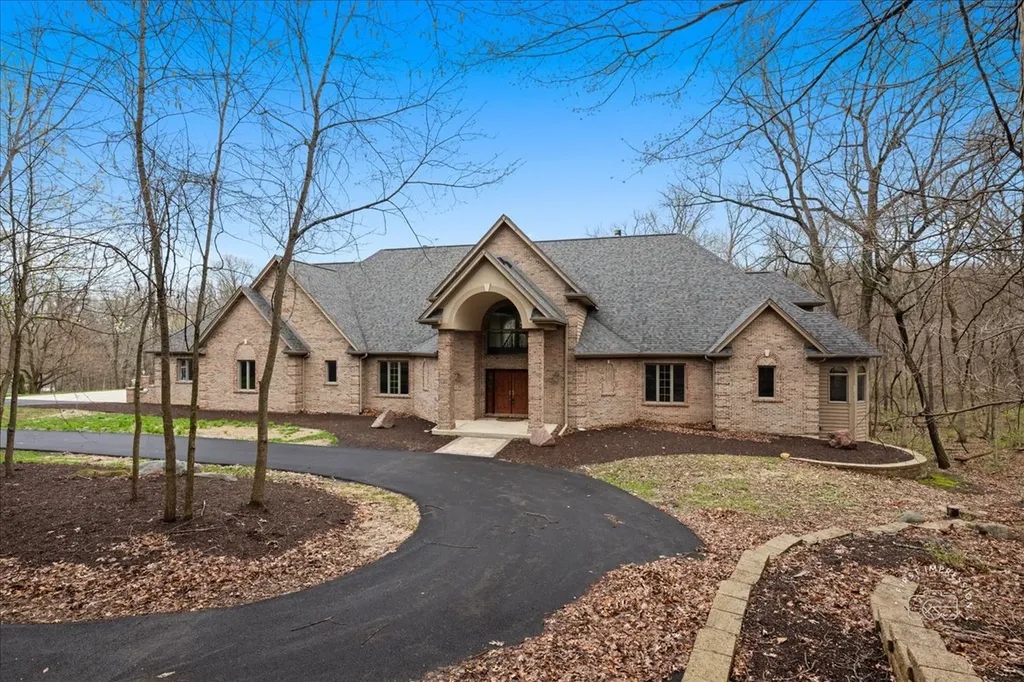 54 Woodland Drive Yorkville IL 60560