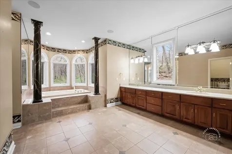 54 Woodland Drive Yorkville IL 60560