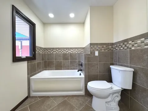 210 South Small Avenue Kankakee IL 60901