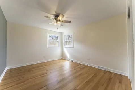 2205 Country Knoll Lane Elgin IL 60123