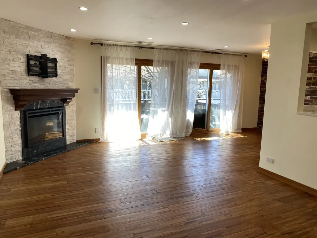 50 Plymouth Court Naperville IL 60565