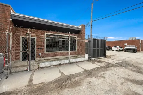 3327 West Columbus Avenue Chicago IL 60652