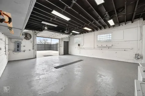 3327 West Columbus Avenue Chicago IL 60652