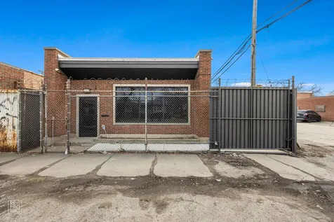 3327 West Columbus Avenue Chicago IL 60652