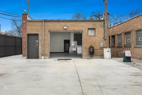 3327 West Columbus Avenue Chicago IL 60652