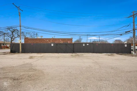 3327 West Columbus Avenue Chicago IL 60652
