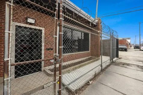 3327 West Columbus Avenue Chicago IL 60652