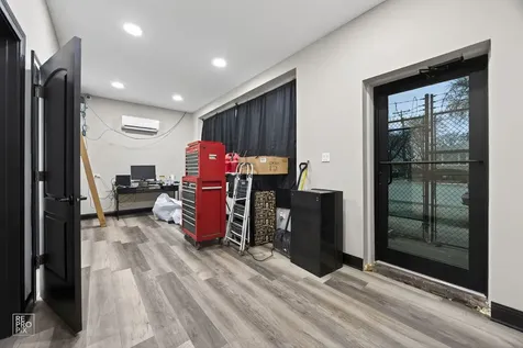 3327 West Columbus Avenue Chicago IL 60652