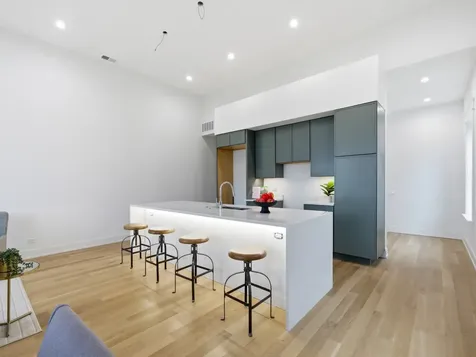2471 North Clybourn Avenue Chicago IL 60638