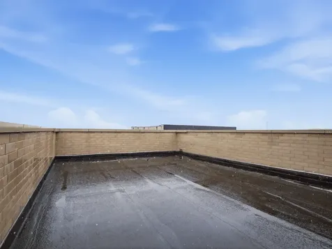 2471 North Clybourn Avenue Chicago IL 60638