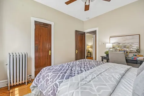 240 South Maple Avenue Oak Park IL 60302