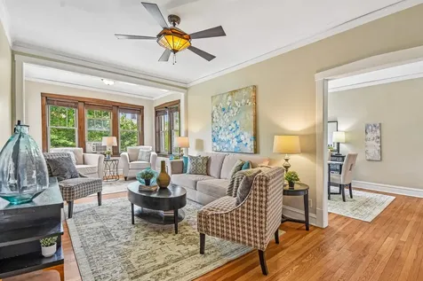 240 South Maple Avenue Oak Park IL 60302