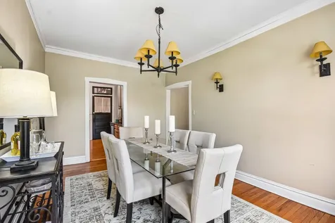 240 South Maple Avenue Oak Park IL 60302