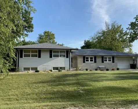 9 Orchard Drive Charleston IL 61920