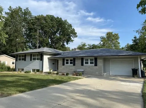 9 Orchard Drive Charleston IL 61920