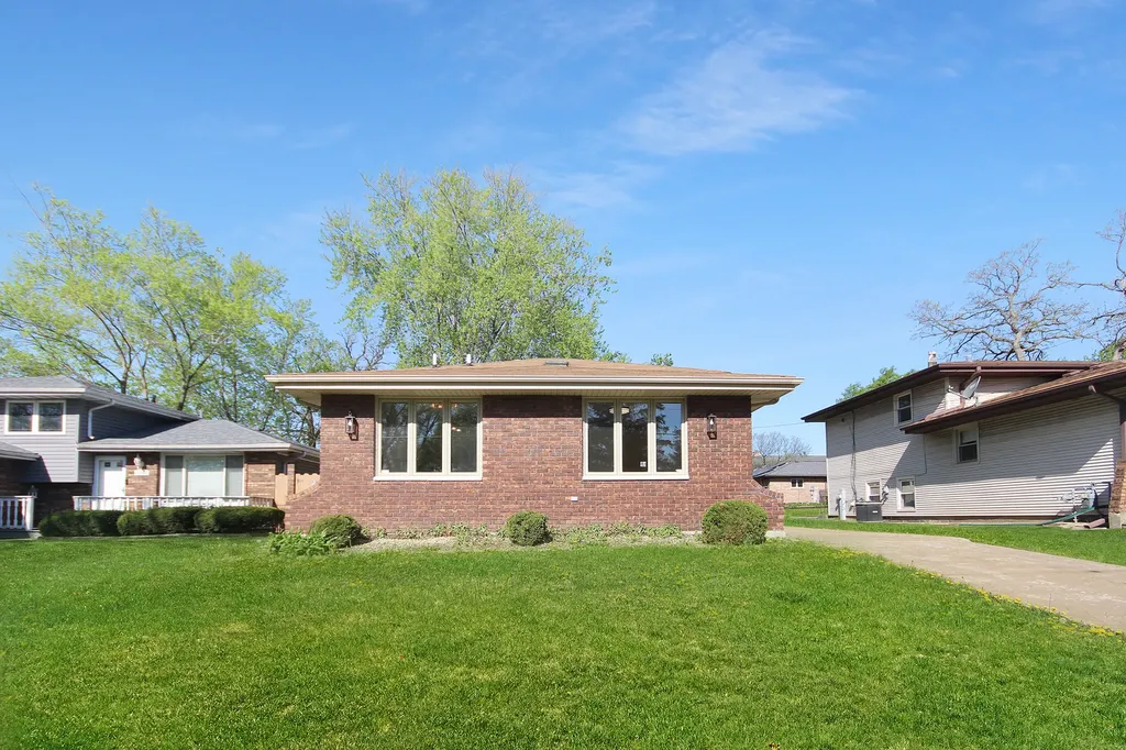 15842 Lavergne Avenue Oak Forest IL 60452