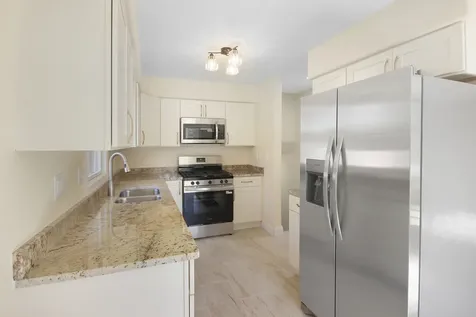 15842 Lavergne Avenue Oak Forest IL 60452