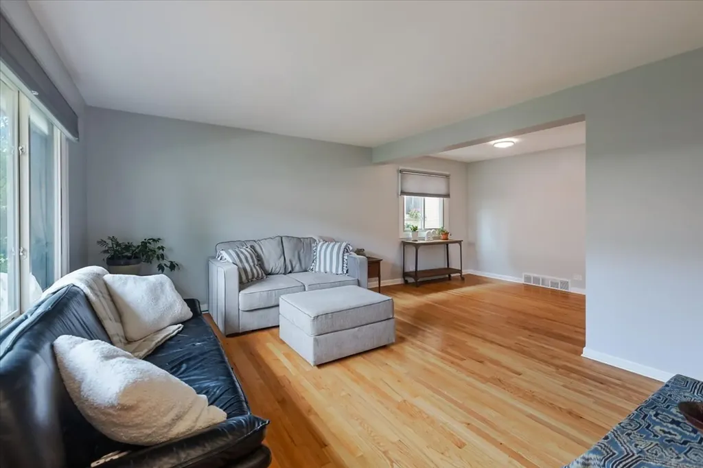 6524 North Northwest Highway Chicago IL 60631