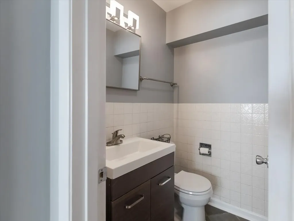 6524 North Northwest Highway Chicago IL 60631