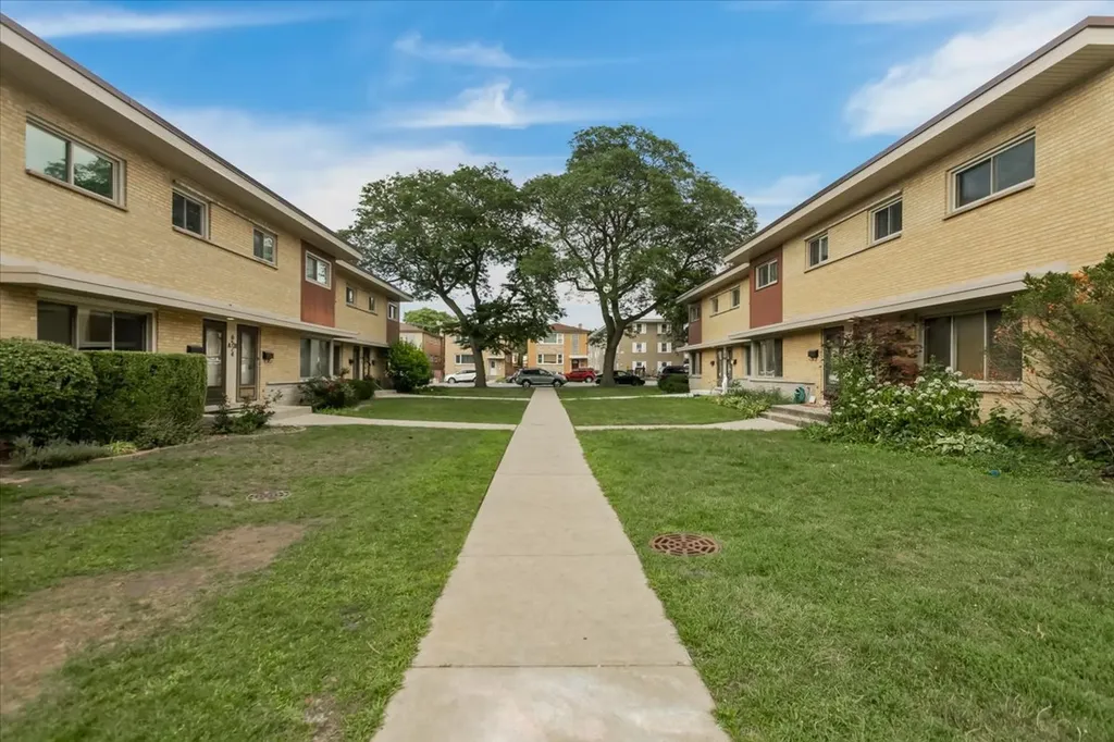 6524 North Northwest Highway Chicago IL 60631