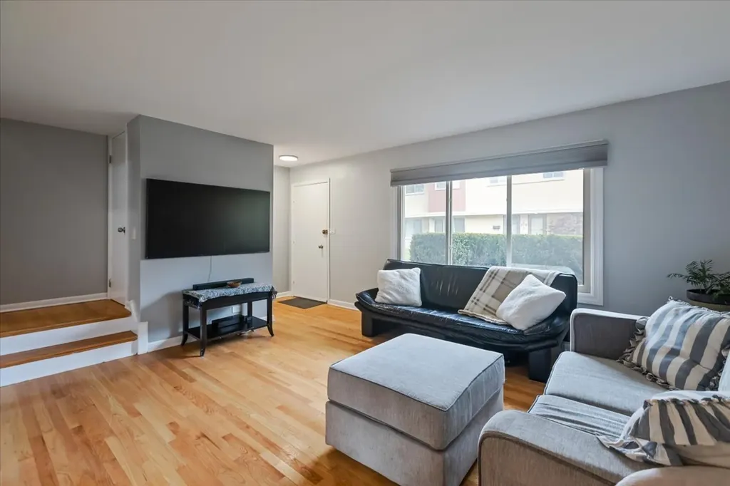 6524 North Northwest Highway Chicago IL 60631