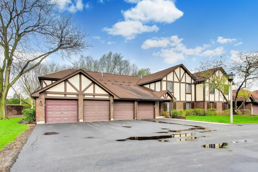 1048 Harbour Court Wheeling IL 60090