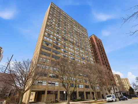 5530 South Shore Drive Chicago IL 60637