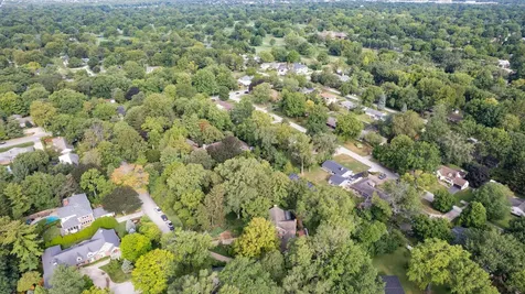 812 Dodds Drive Champaign IL 61820