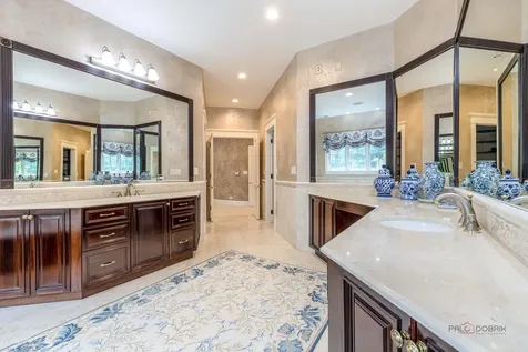 64 Crescent Drive Glencoe IL 60022