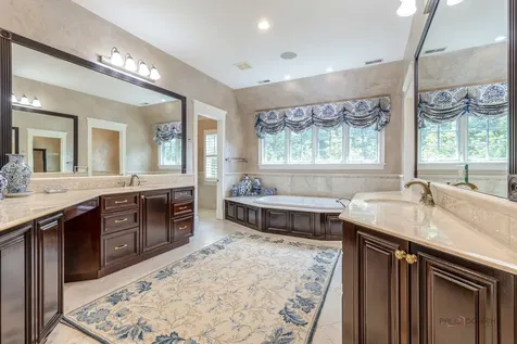 64 Crescent Drive Glencoe IL 60022