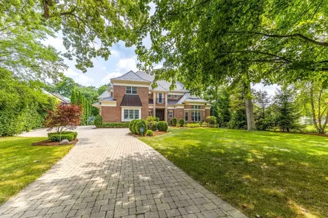 64 Crescent Drive Glencoe IL 60022