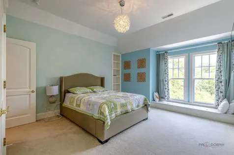 64 Crescent Drive Glencoe IL 60022