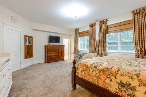64 Crescent Drive Glencoe IL 60022