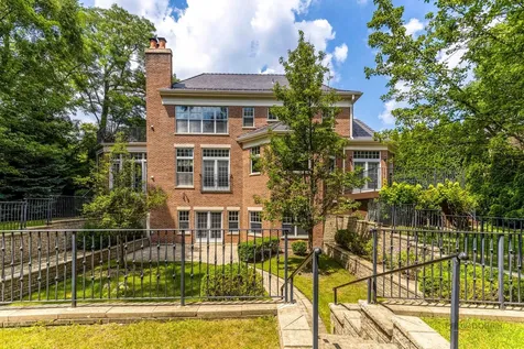 64 Crescent Drive Glencoe IL 60022