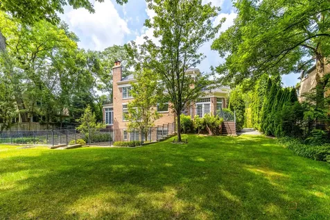 64 Crescent Drive Glencoe IL 60022