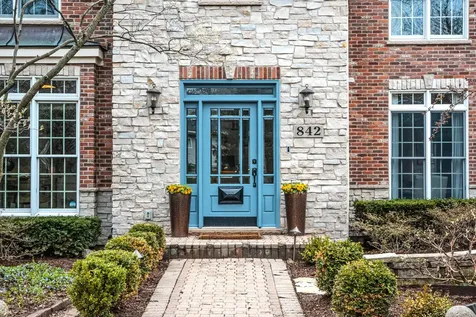 842 North Bennett Street Geneva IL 60134
