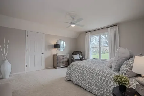 842 North Bennett Street Geneva IL 60134