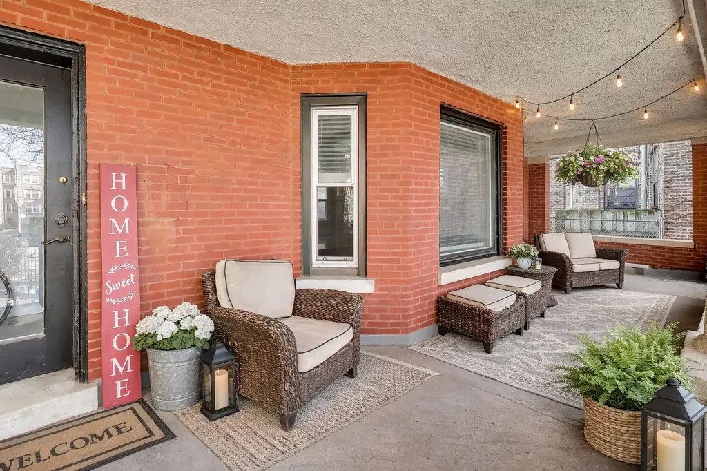 7015 North Sheridan Road Chicago IL 60626
