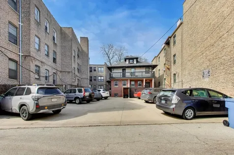 7015 North Sheridan Road Chicago IL 60626