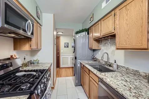 28 South 6th Avenue La Grange IL 60525