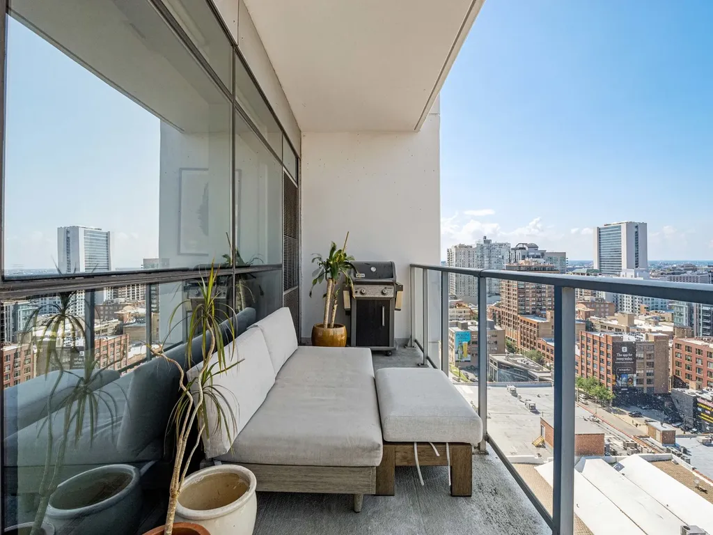 303 West Ohio Street Chicago IL 60654