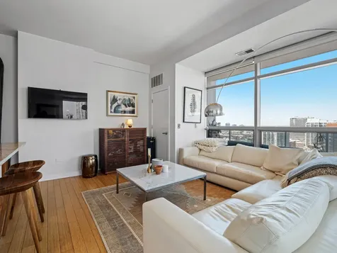 303 West Ohio Street Chicago IL 60654