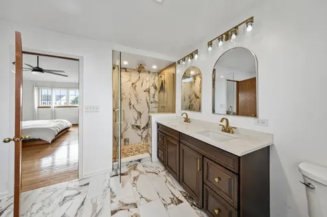 96 Alexandra Court Mundelein IL 60060
